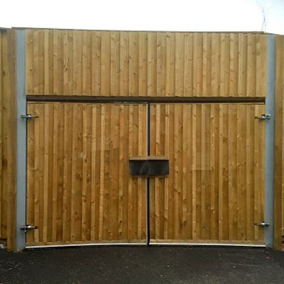 About the product
JCW Sound Gates help create a totally integrated acoustic barrier solution for an outside environment because they are manufactured to co-ordinate with our other external acoustic barrier products.
Available in timber or galvanised steel frames, they can be provided with leaves up to 2.5m wide and 2.5m high.
Depending on their sizes, they can be hung on timber or galvanised steel posts. Finishing lintels are optional.
The additional application of a neoprene strip around the gate eliminates any gaps where sound can penetrate to provide enhanced acoustic performance.